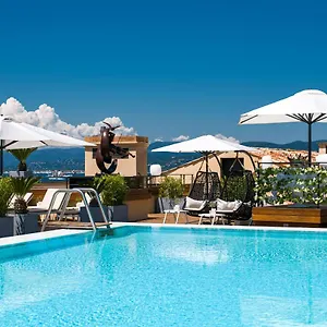 De Paris Saint Tropez