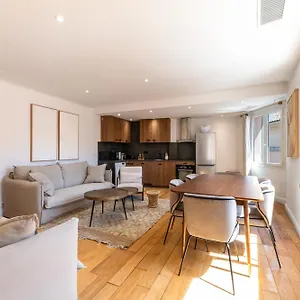 Apartment Place Des Lices, Saint-Tropez