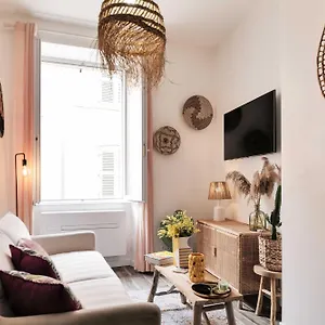 Apartment Tropez - Old Village - Modern & Cosy, Saint-Tropez