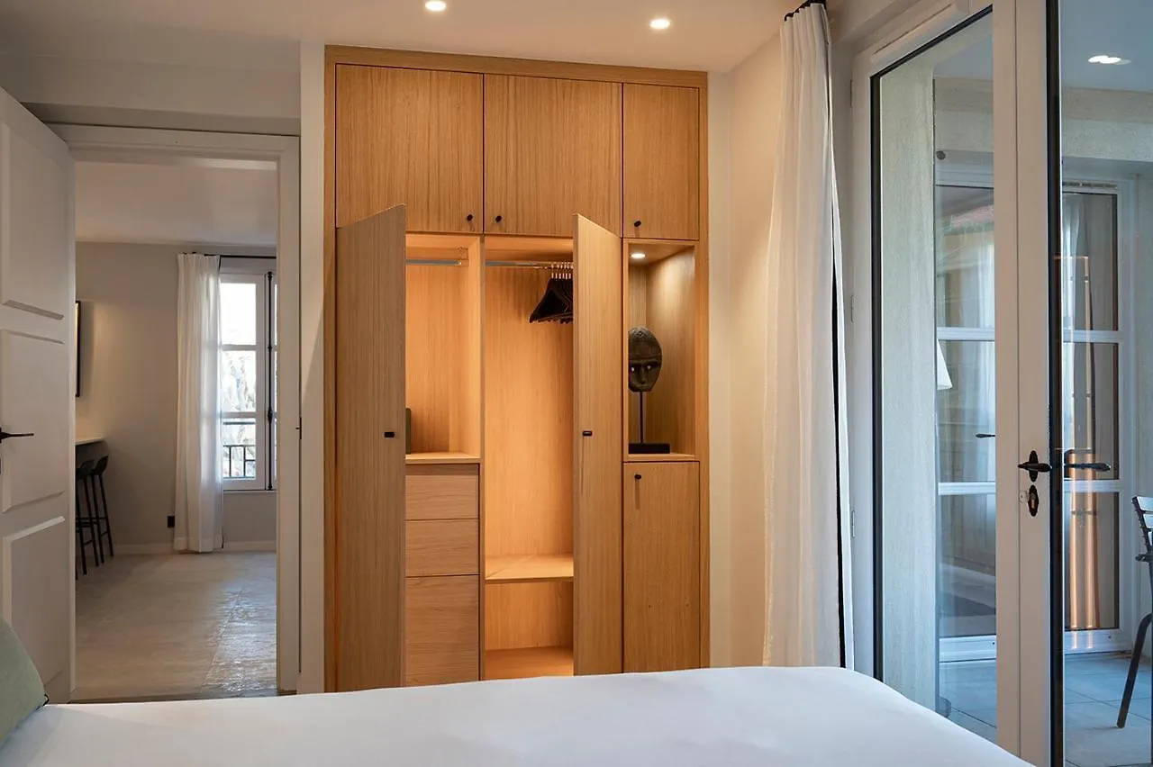 Kersell - Appartement De Standing Neuf Place Des Lices Saint-Tropez 0*,