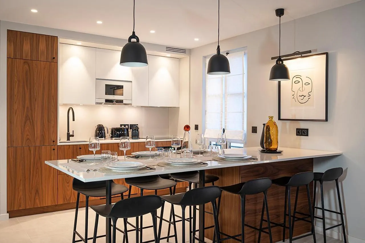 Apartment Kersell - Appartement De Standing Neuf Place Des Lices Saint-Tropez France