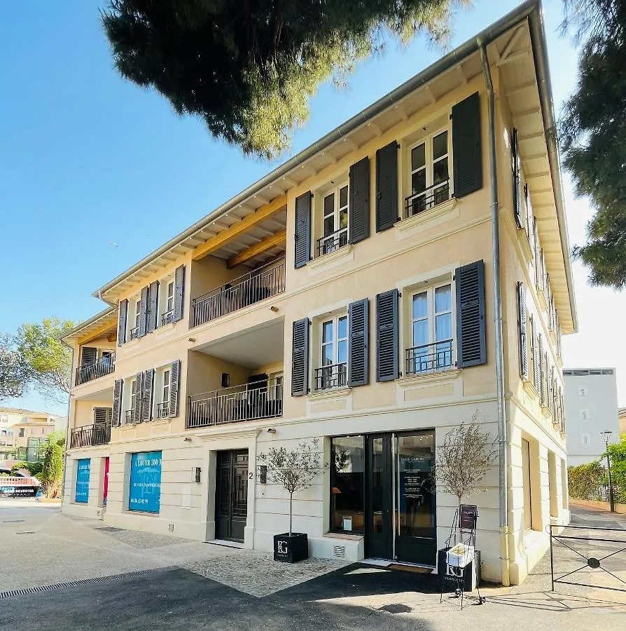 Kersell - Appartement De Standing Neuf Place Des Lices Saint-Tropez